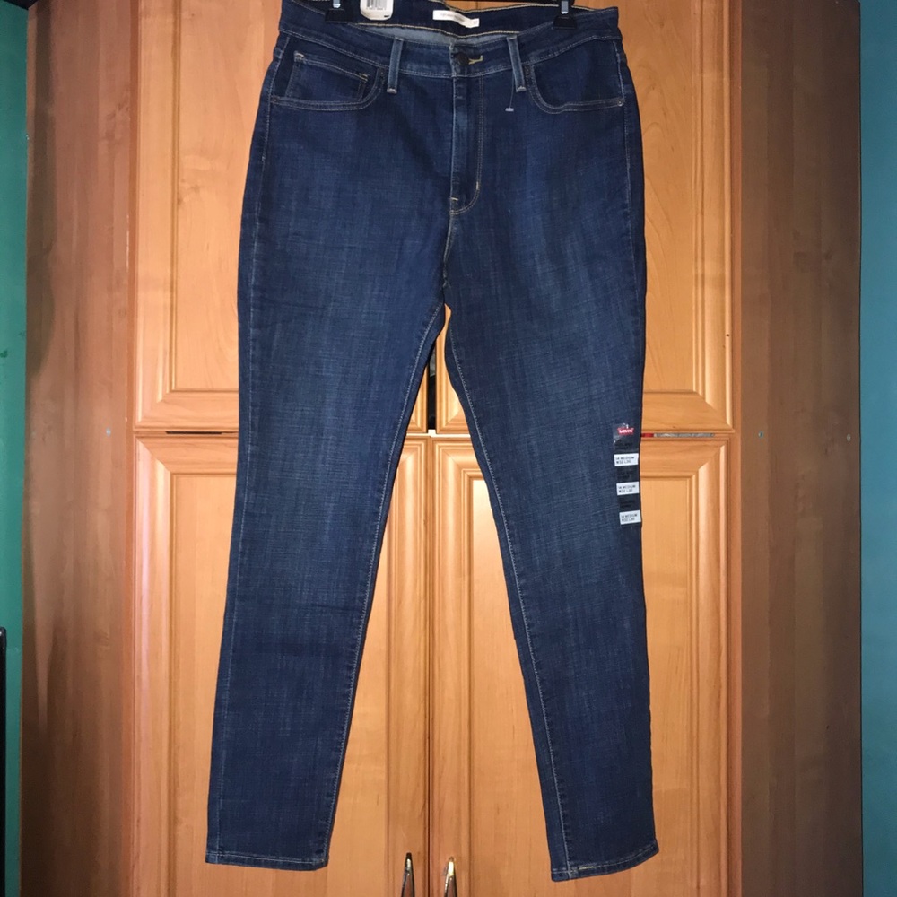 Levi’s 721 High-Rise Skinny Jeans